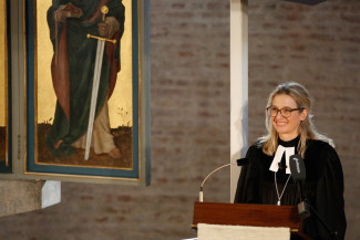 Dekanin Dr. Nina Lubomierski